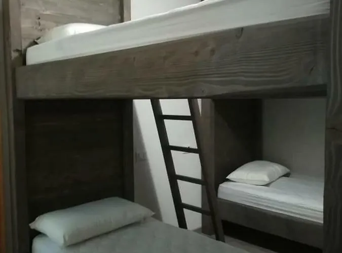 بيت شباب Casa Delle Guardie Rifugio